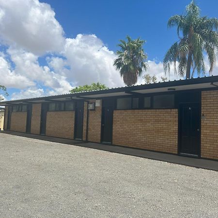 Jumbuck Motor Inn - Pool - Pet Friendly Section - King Beds Longreach Exterior photo