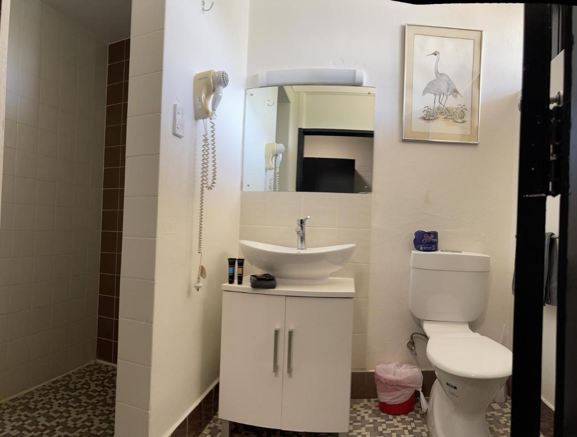 Jumbuck Motor Inn - Pool - Pet Friendly Section - King Beds Longreach Exterior photo
