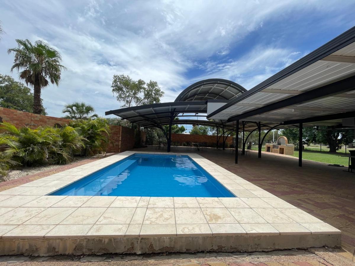 Jumbuck Motor Inn - Pool - Pet Friendly Section - King Beds Longreach Exterior photo