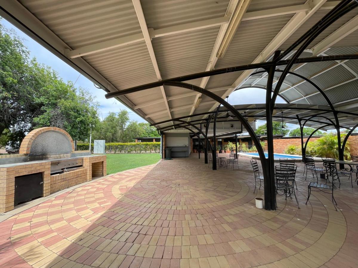 Jumbuck Motor Inn - Pool - Pet Friendly Section - King Beds Longreach Exterior photo