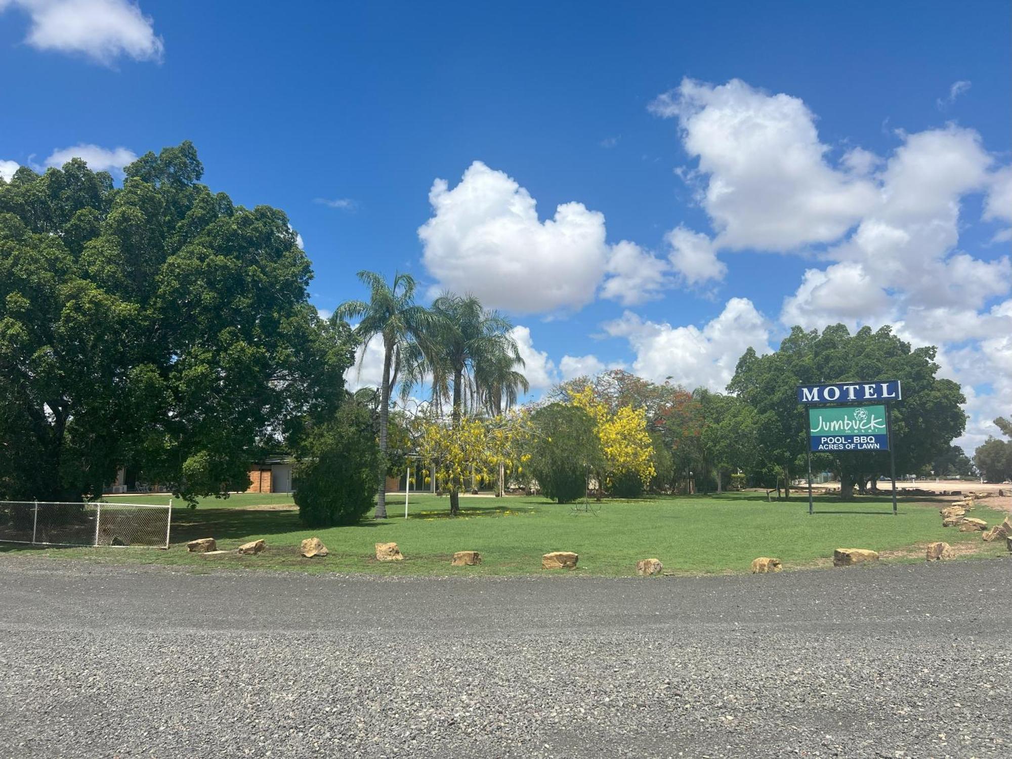 Jumbuck Motor Inn - Pool - Pet Friendly Section - King Beds Longreach Exterior photo